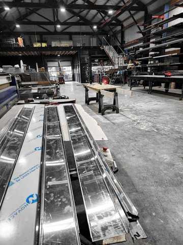 Stainless parts down the welding tables