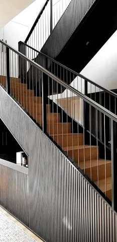 Wood treads on a steel stringer